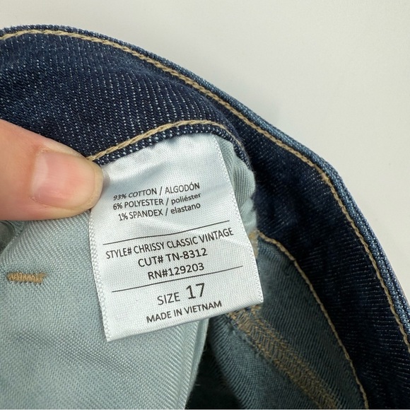 CJLA Carly Jean Chrissy Classic Vintage High Rise Straight Jeans in Dark Wash 17 - Picture 12 of 15